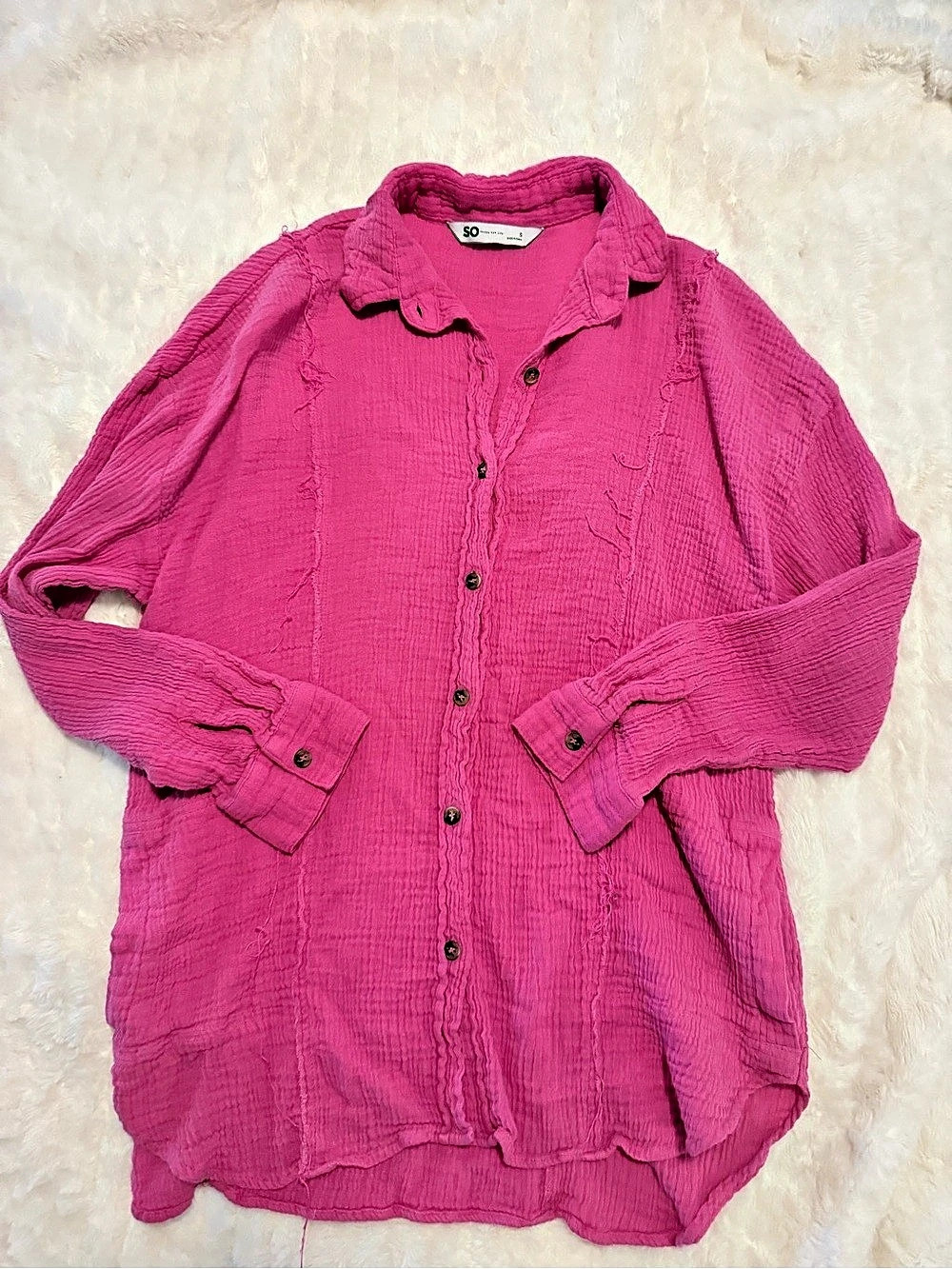 SO Button Front Shirt in Pink Size Small Like New